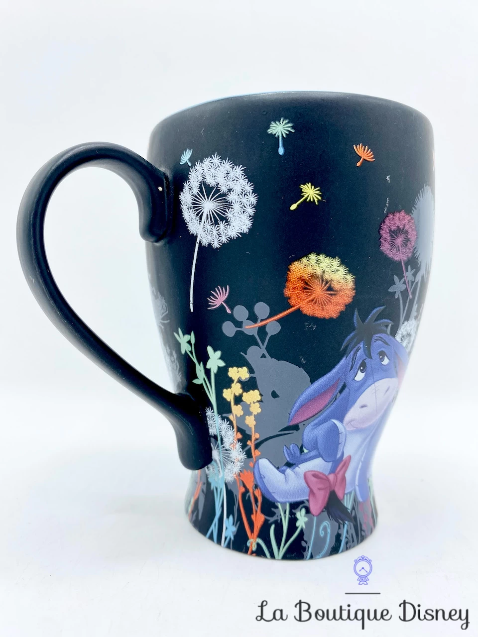 Tasse Bourriquet Fleurs Disney Store Mug Noir Winnie L'ourson âne Violet 6 Tasse Bourriquet Fleurs Disney Store Mug Noir Winnie L'ourson âne Violet – Image 4