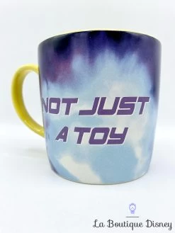 Tasse Buzz L'Éclair Not Just A Toy Disney Store Mug Jaune Toy Story Space Ranger -Disney tasse buzz eclair not just a toy disney store mug toy story jaune 1