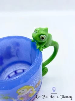 Tasse Plastique Raiponce Pascal Disney Store Mug Maximus Violet Paillettes 12 Tasse Plastique Raiponce Pascal Disney Store Mug Maximus Violet Paillettes -Disney tasse plastique raiponce pascal disney store mug violet maximus 15