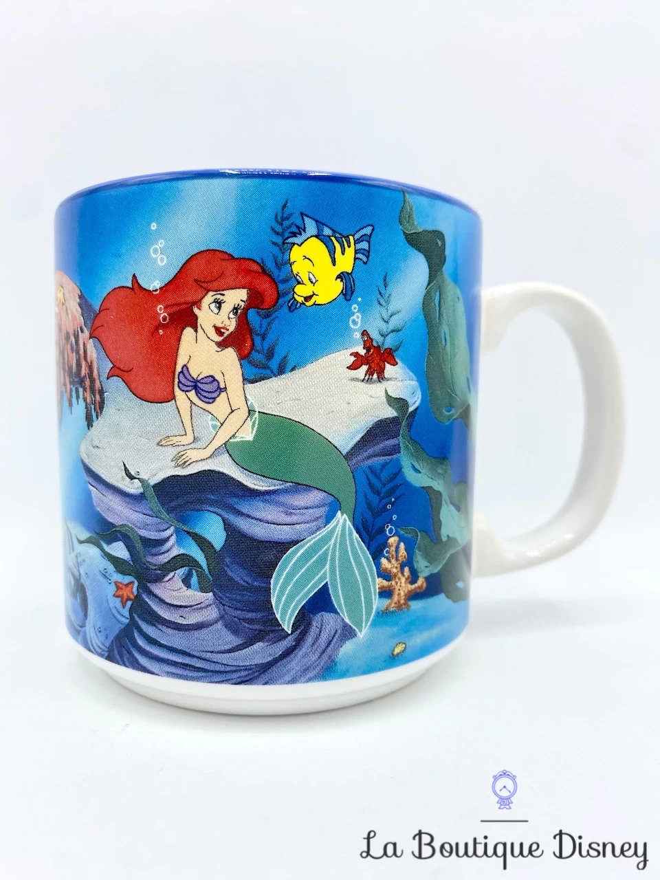 Tasse Scène La Petite Sirène Walt Disney Company England Mug Scène Film Ariel Polochon Ursula 5 Tasse Scène La Petite Sirène Walt Disney Company England Mug Scène Film Ariel Polochon Ursula – Image 3
